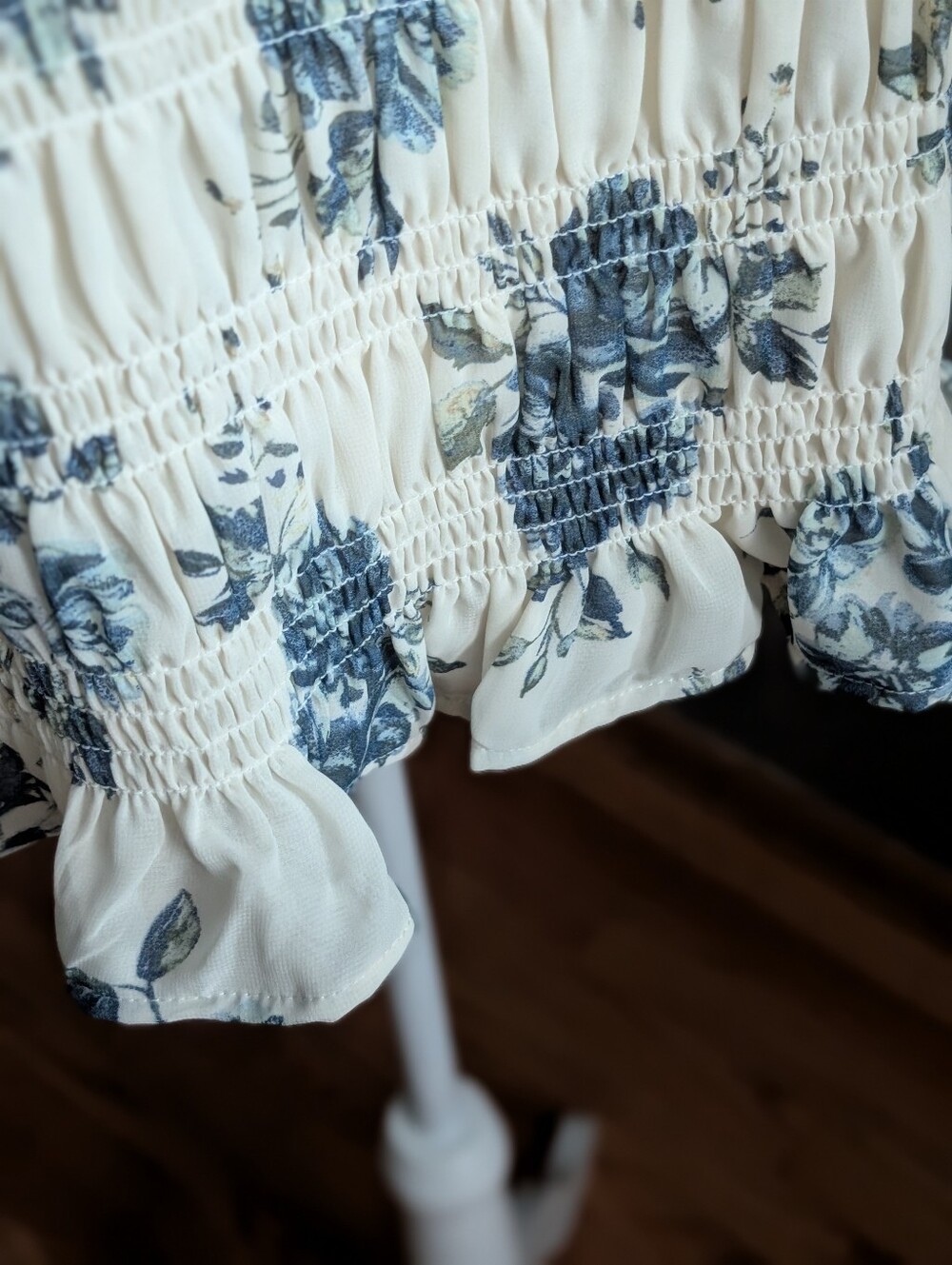 Blue and White Floral Chiffon Smocked Tank Top XL Cream Cottagecore - Picture 3 of 6